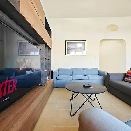 Harbour Lights Apartment